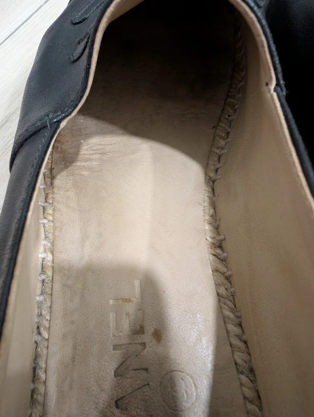 Pre-owner Chanel Black Leather Espadrille Flats Size 38